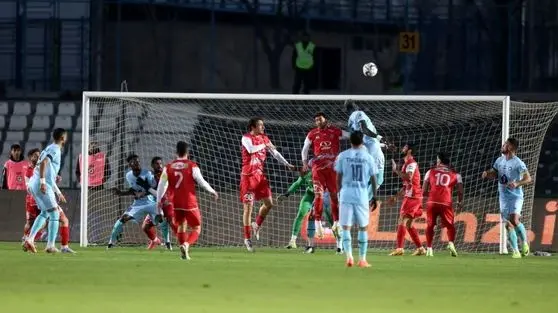 گل‌گهر با شکست تاریخی پرسپولیس صدرنشین شد