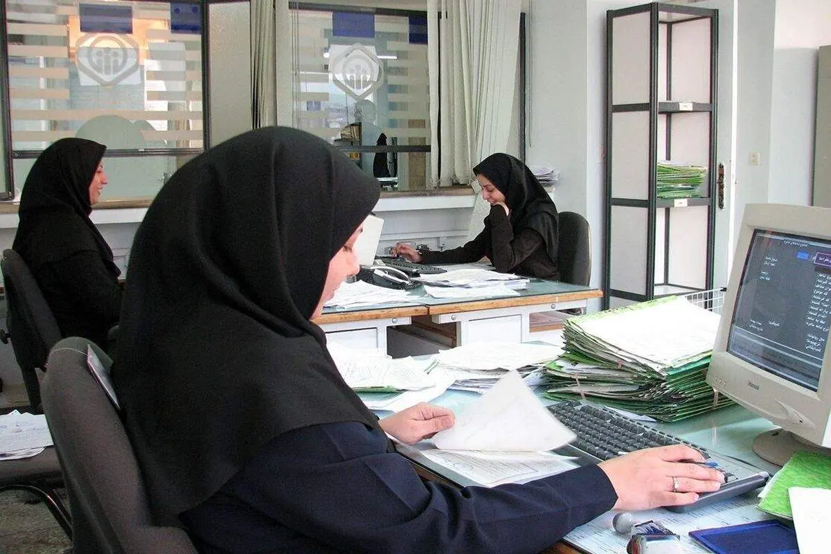 خداحافظی با کار در ۴۲ سالگی؟ جزئیات قانون جنجالی جدید بازنشستگی زنان