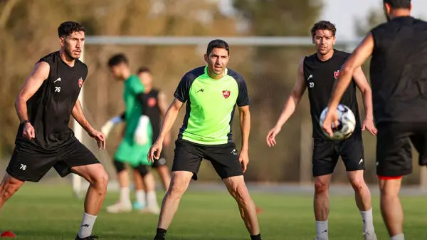 علی پروین: پرسپولیس نیازی به مهاجم ندارد