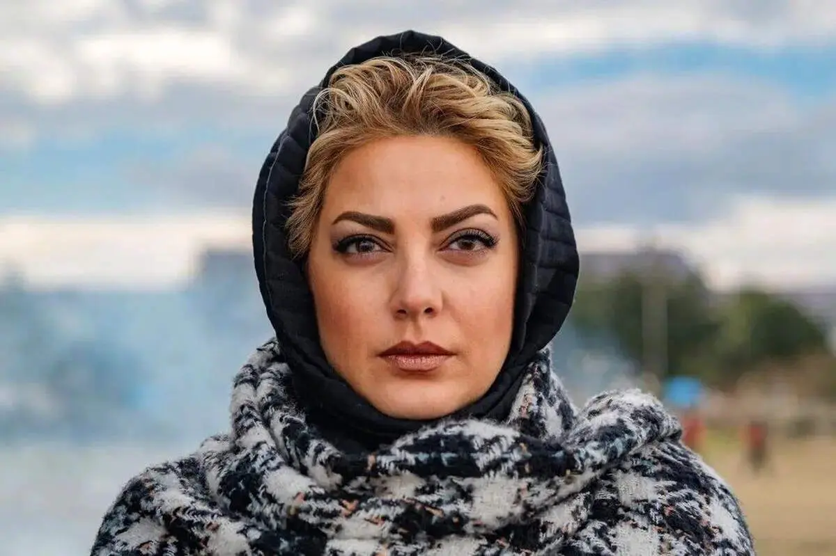 حضور متفاوت طناز طباطبایی در مراسم یادبود پدر رامبد جوان