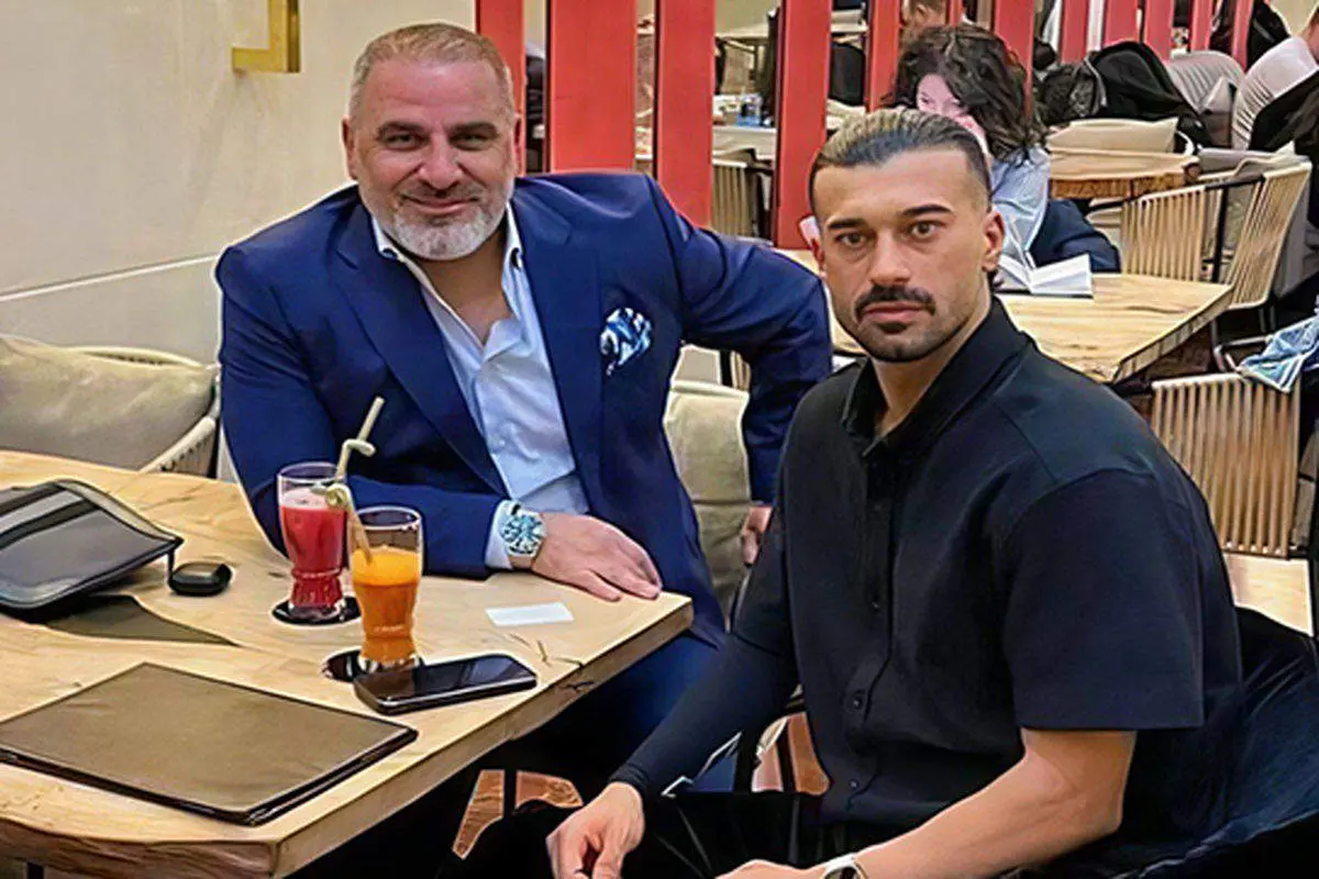 این مرد کیست؟ / ایجنتی که با یک اشاره استقلال را تحت کنترل دارد!