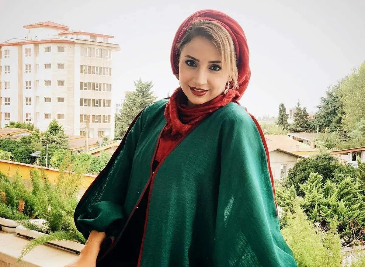 ژست‌ها عجیب‌وغریب شبنم قلی‌خانی در اینستاگرام/ چرا؟!