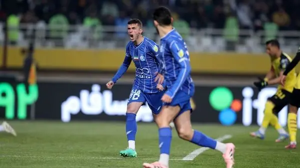 خلاصه بازی: استقلال ۲ - ۱ سپاهان