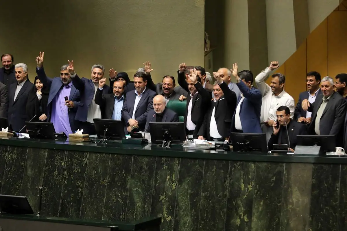 قالیباف رئیس مجلس باقی ماند