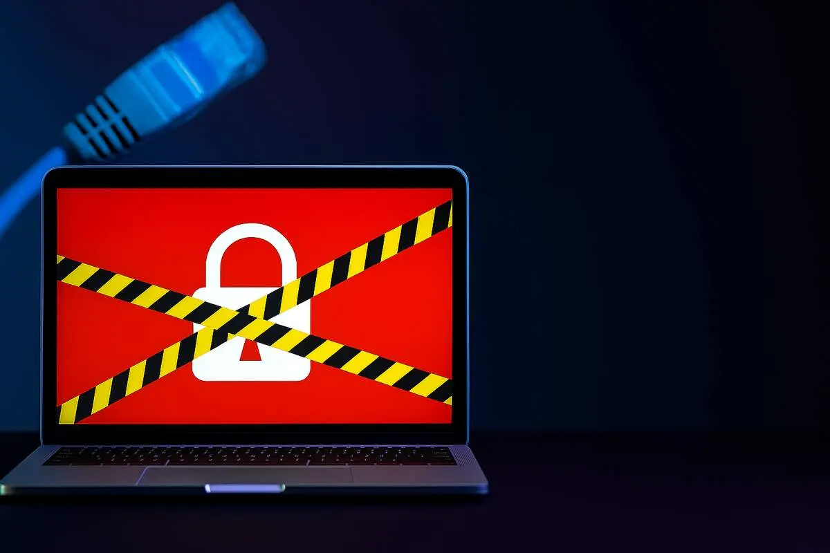 اینترنت چه زمانی وصل می‌شود؟ کسب و کارهای اینترنتی تعطیل شده‌اند