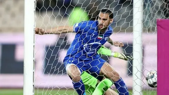 گل اول گل‌گهر به استقلال با گل به خودی آزادی