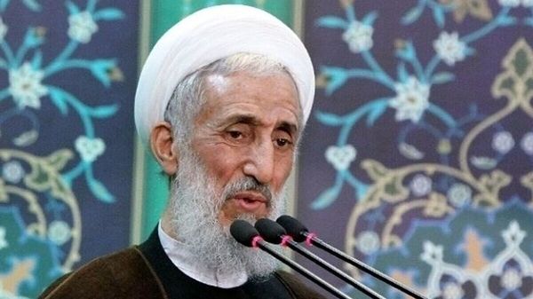 امام جمعه اصفهان: وضعیت فرهنگی و حجاب و عفاف در برخی مناطق شهر مناسب نیست