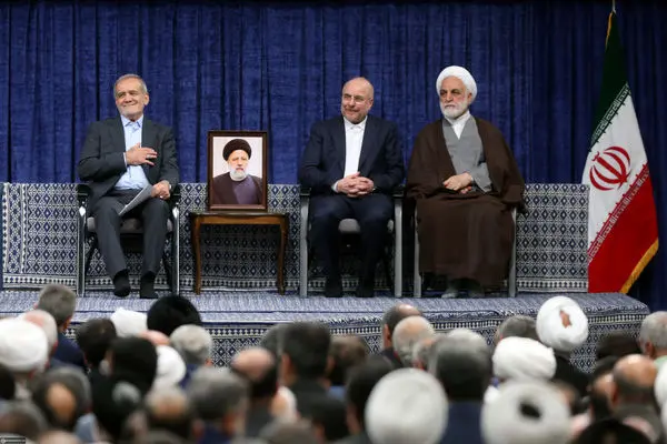 مراسم تنفیذ حکم ریاست جمهوری مسعود پزشکیان توسط رهبر انقلاب