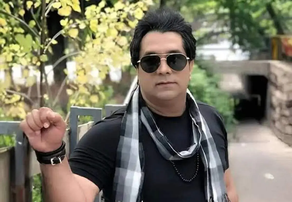 بدرقه پرشور امید جهان خواننده محبوب پاپ در تالار وحدت به خانه ابدی+تصویر