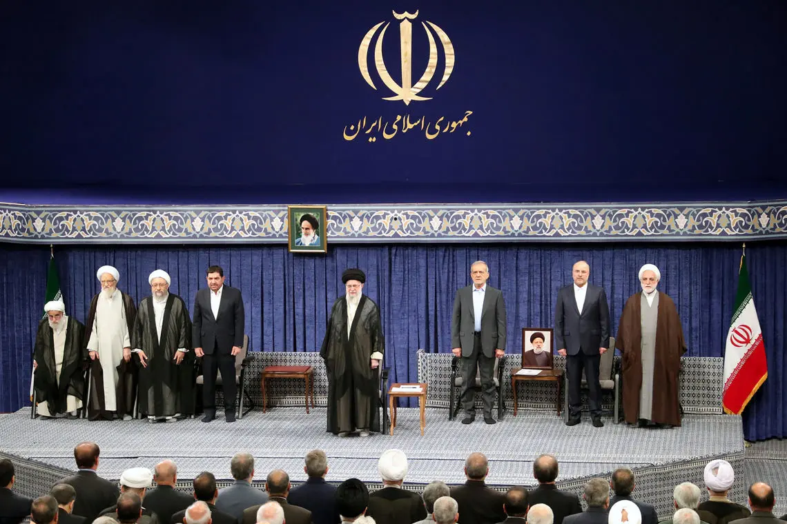 مراسم تنفیذ حکم ریاست جمهوری مسعود پزشکیان توسط رهبر انقلاب