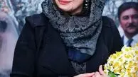 چهره آشفته مهراوه شریفی نیا در یک مراسم جشن