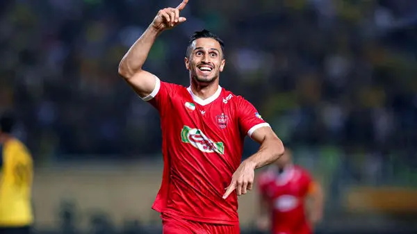 فرار پیروزمندانه پرسپولیس از اصفهان در شب فرصت‌سوزی‌های پرشمار سپاهان