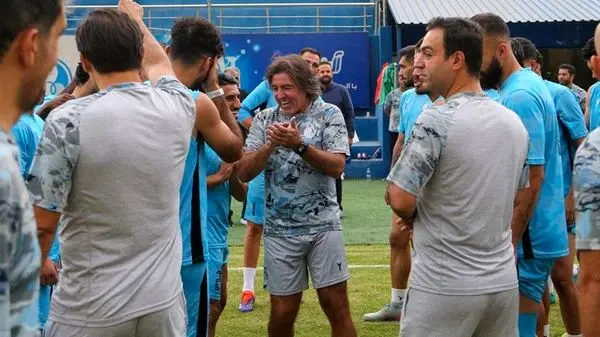 بمب نقل و انتقالاتی استقلال در راه است/ وینگر آلبانیایی به ایران می‌آید!