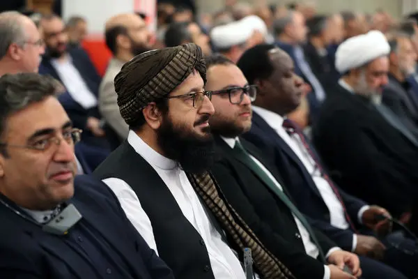 مراسم تنفیذ حکم ریاست جمهوری مسعود پزشکیان توسط رهبر انقلاب