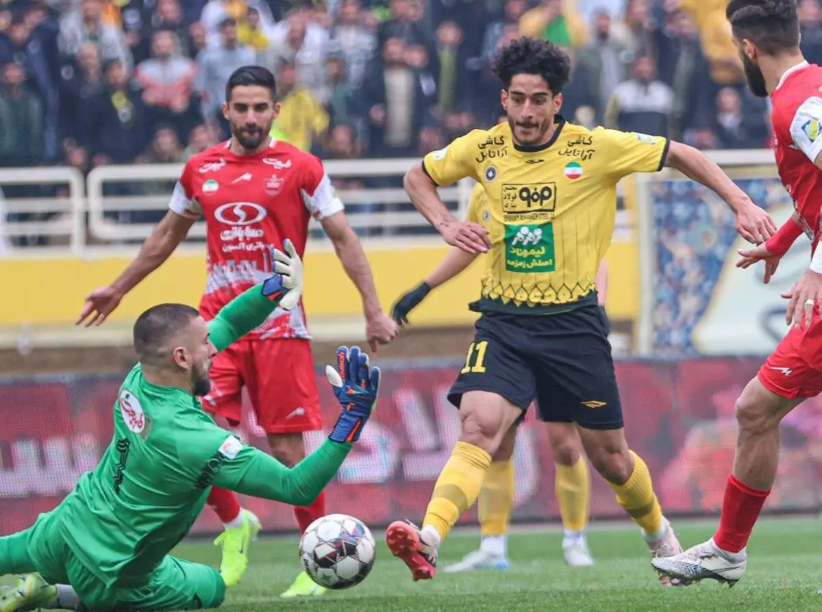 مهاجم گران سپاهان در آستانه خروج