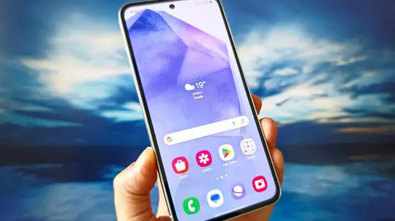 قیمت جدید گوشی‌های سامسونگ، شیائومی و آیفون امروز شنبه ۱۸ بهمن ۱۴۰۴ + جدول کامل