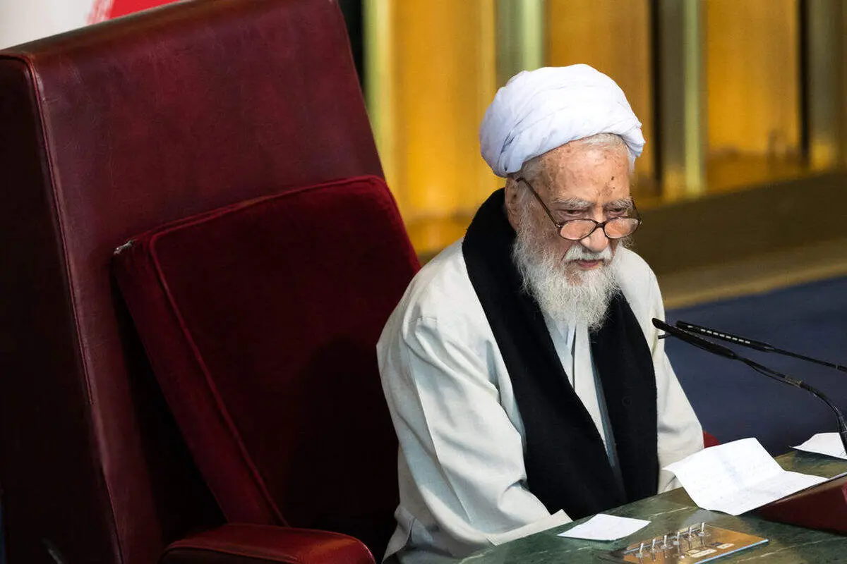 رئیس مجلس خبرگان: برای افراد محجبه امتیازاتی مانند تخفیف مالیاتی و بخشودگی جرایم رانندگی در نظر بگیریم