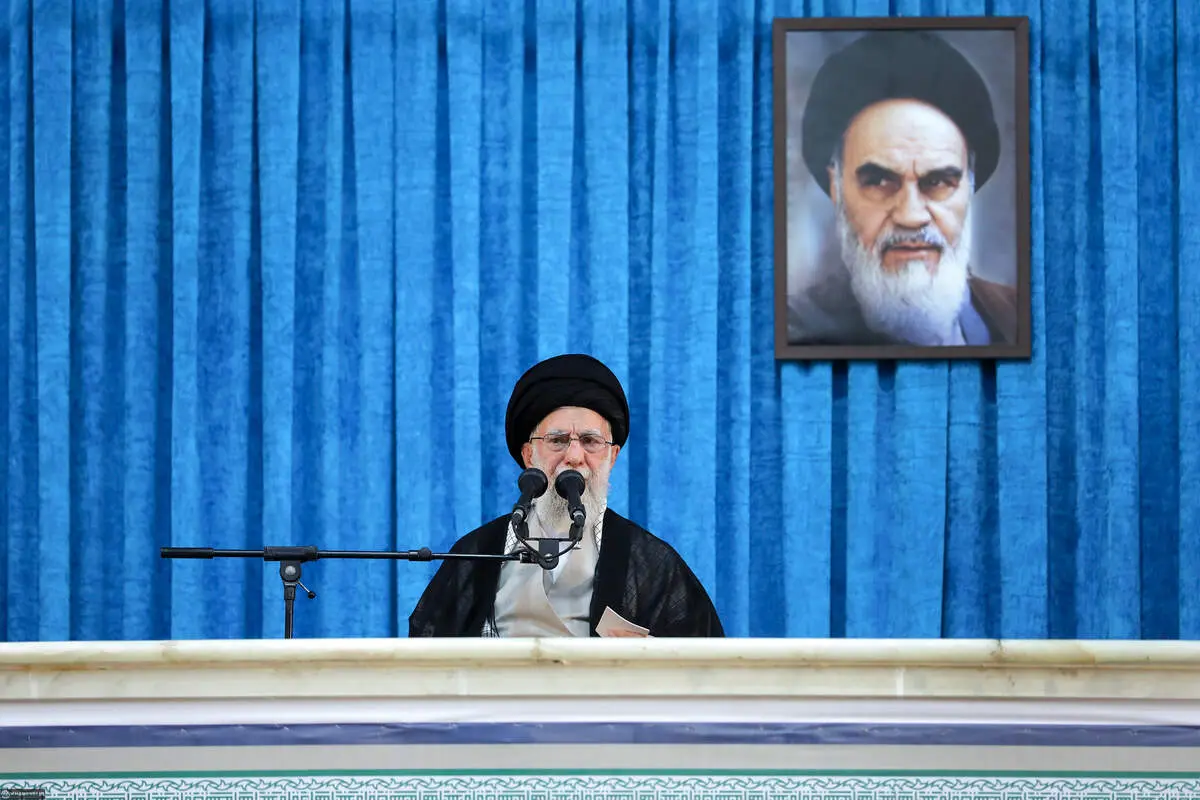 رهبر انقلاب: چرا دخالت میکنید ایران غنی‌سازی داشته باشد یا نداشته باشد، به شما چه! شما چه‌کاره‌اید؟