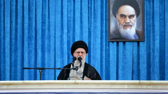 رهبر انقلاب: چرا دخالت میکنید ایران غنی‌سازی داشته باشد یا نداشته باشد، به شما چه! شما چه‌کاره‌اید؟