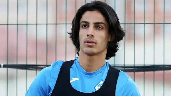 ترس و تردید در آبی‌ها؛ رونمایی جنجالی از مهاجم سابق پرسپولیس در استقلال هنوز به تعویق افتاده!