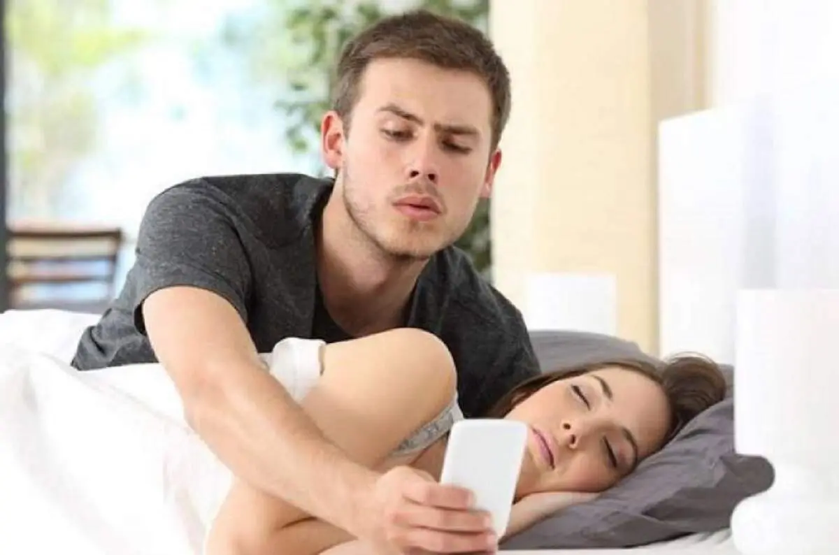 چگونه با همسر شکاک رفتار کنیم؟  ۸ نکته برای رفتار درست با شکاک ها