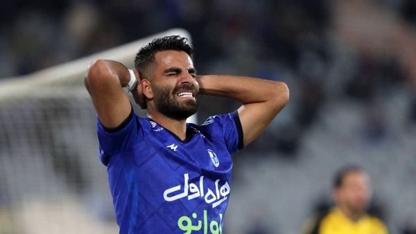 فدراسیون فوتبال به استقلال و پرسپولیس مهلت داد