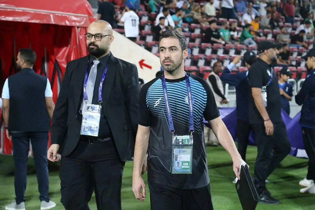 خسرو حیدری برای دقایقی سرمربی استقلال شد!