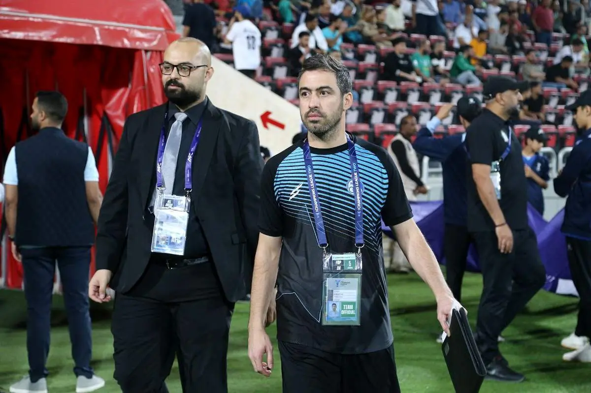 خسرو حیدری برای دقایقی سرمربی استقلال شد!