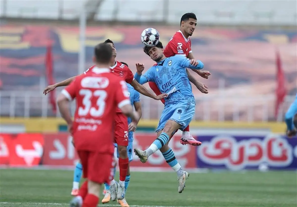 پیروزی پرسپولیس مقابل چادرملو ده نفره در تهران؛ پدیده جوان به کمک اوسمار آمد