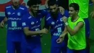 کری‌خوانی شدید بازیکن پرسپولیسی برای استقلال بعد از گلزنی