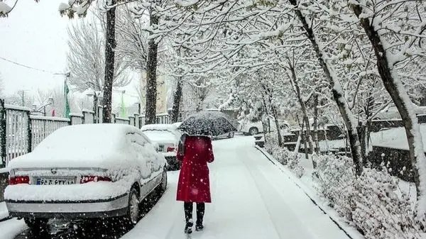 آبشار هملون: یک پدیده طبیعی یخ‌زده در دل کوه‌های تهران