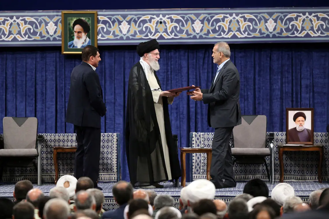 مراسم تنفیذ حکم ریاست جمهوری مسعود پزشکیان توسط رهبر انقلاب