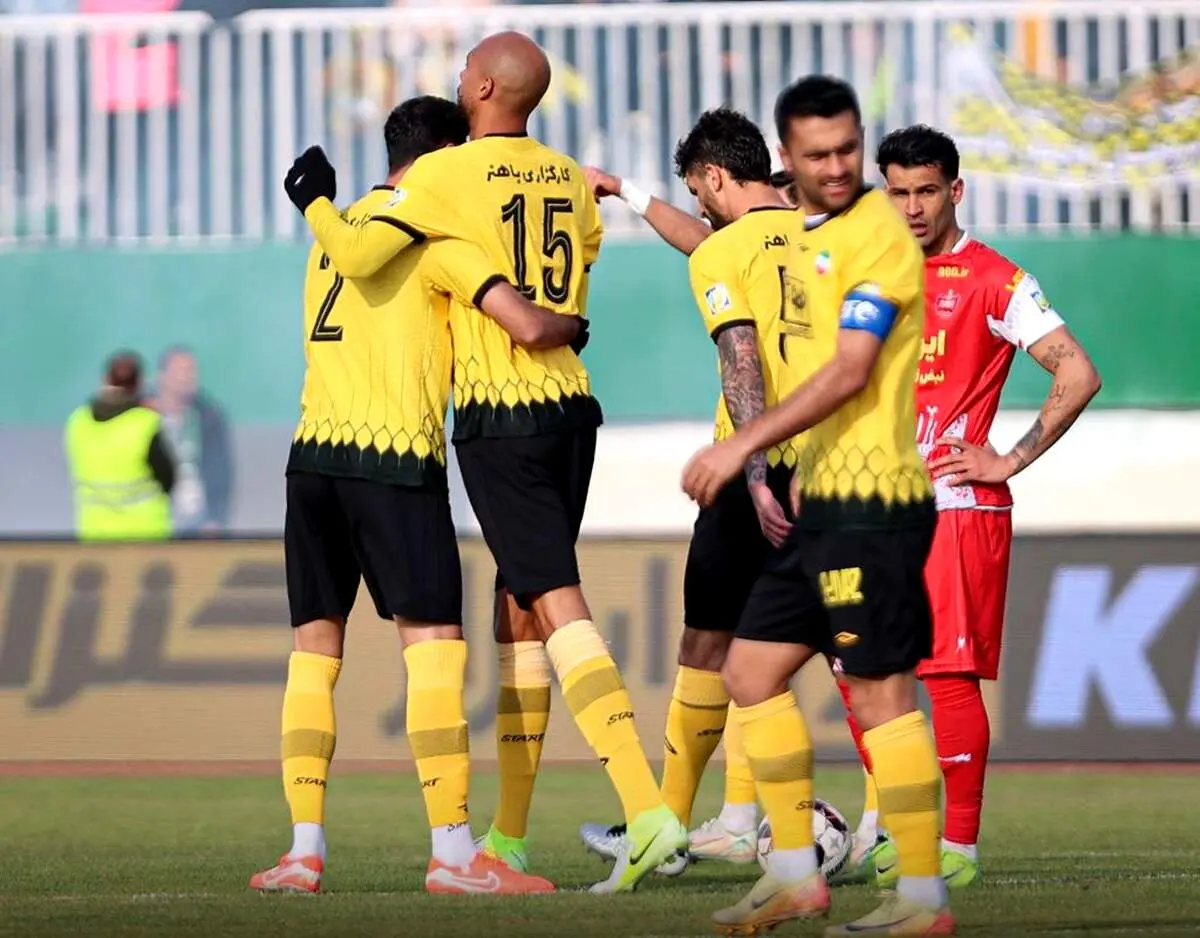 سوپرجام در اصفهان؛ سپاهان با شکست پرسپولیس قهرمان سوپر جام شد