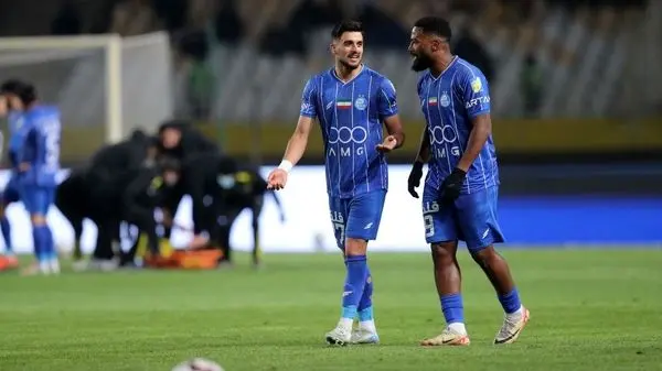 درگیری جنجالی دو ستاره استقلال با هم در نقش جهان +عکس