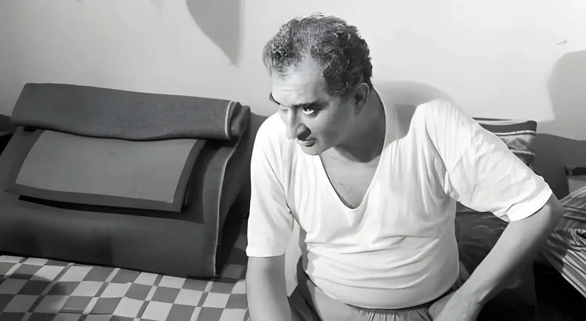 عکس کمتر دیدهشده از حمیدرضا پهلوی در زندان اوین؛ برادر ناتنی شاه در سال ۱۳۶۴