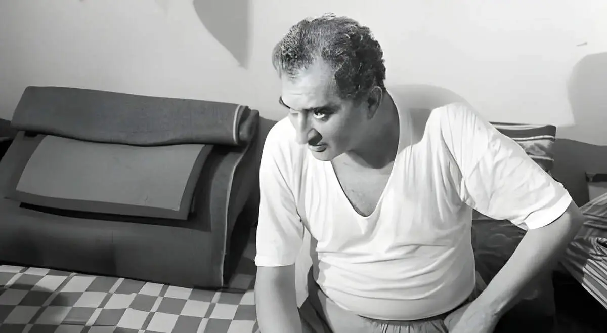 عکس کمتر دیده‌شده از حمیدرضا پهلوی در زندان اوین؛ برادر ناتنی شاه در سال ۱۳۶۴
