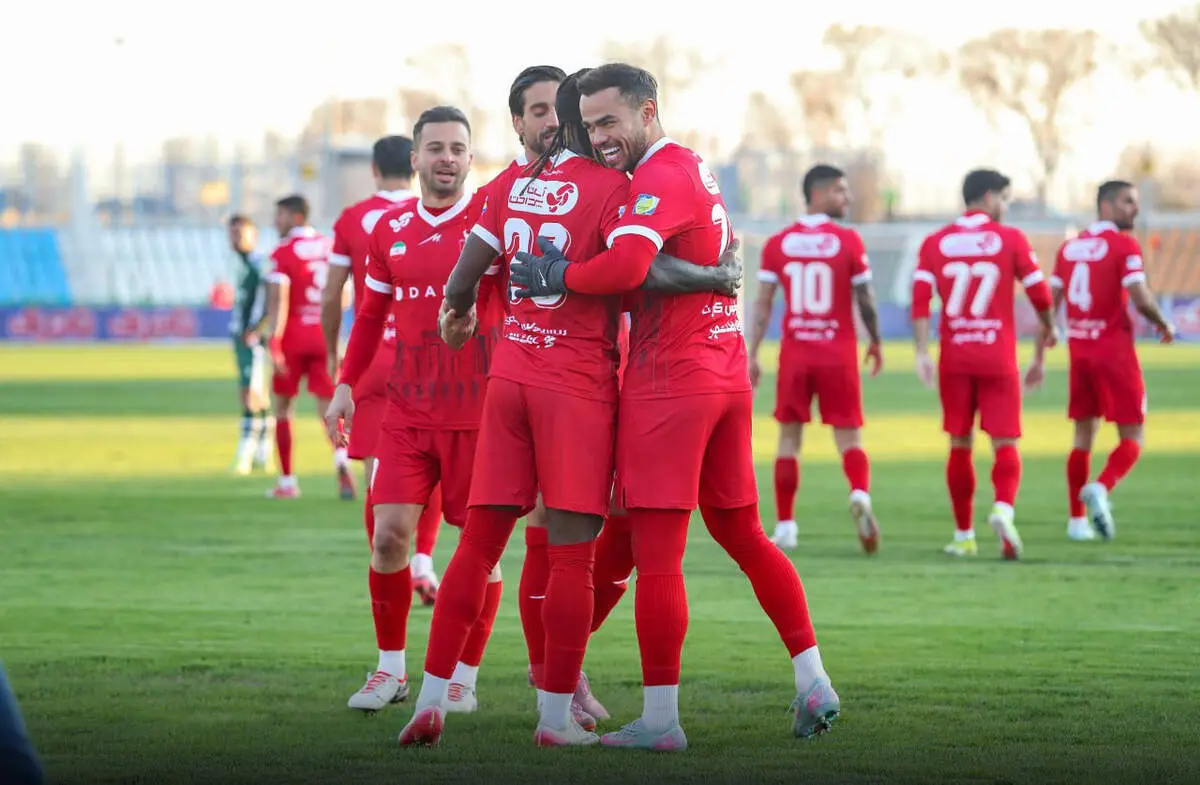 پرسپولیس با گل یک بر صفر، صدر جدول را در قبضه خود گرفت