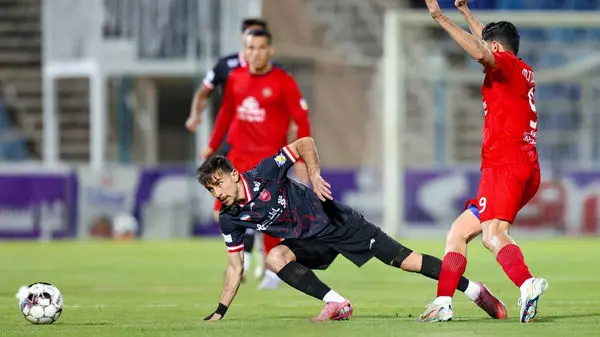  حمله کوبنده ستاره پرسپولیس به وحید هاشمیان: ضرر کردیم و آزادی نداشتیم