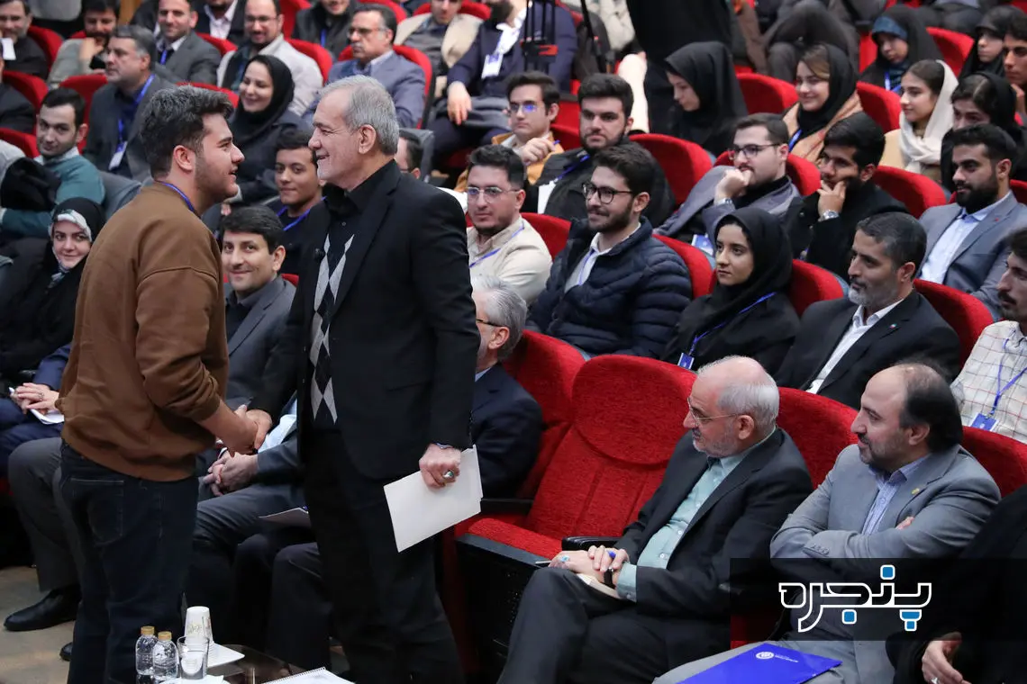 مراسم روز دانشجو در دانشگاه شریف با حضور مسعود پزشکیان