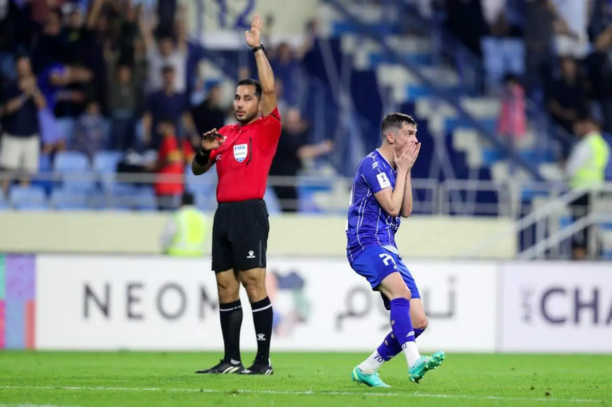 کارشناس داوری درمورد صحنه‌های حساس بازی استقلال-الحسین: سوت‌های داوری نشان از جهت‌گیری داشت/ گل آسانی سالم بود!