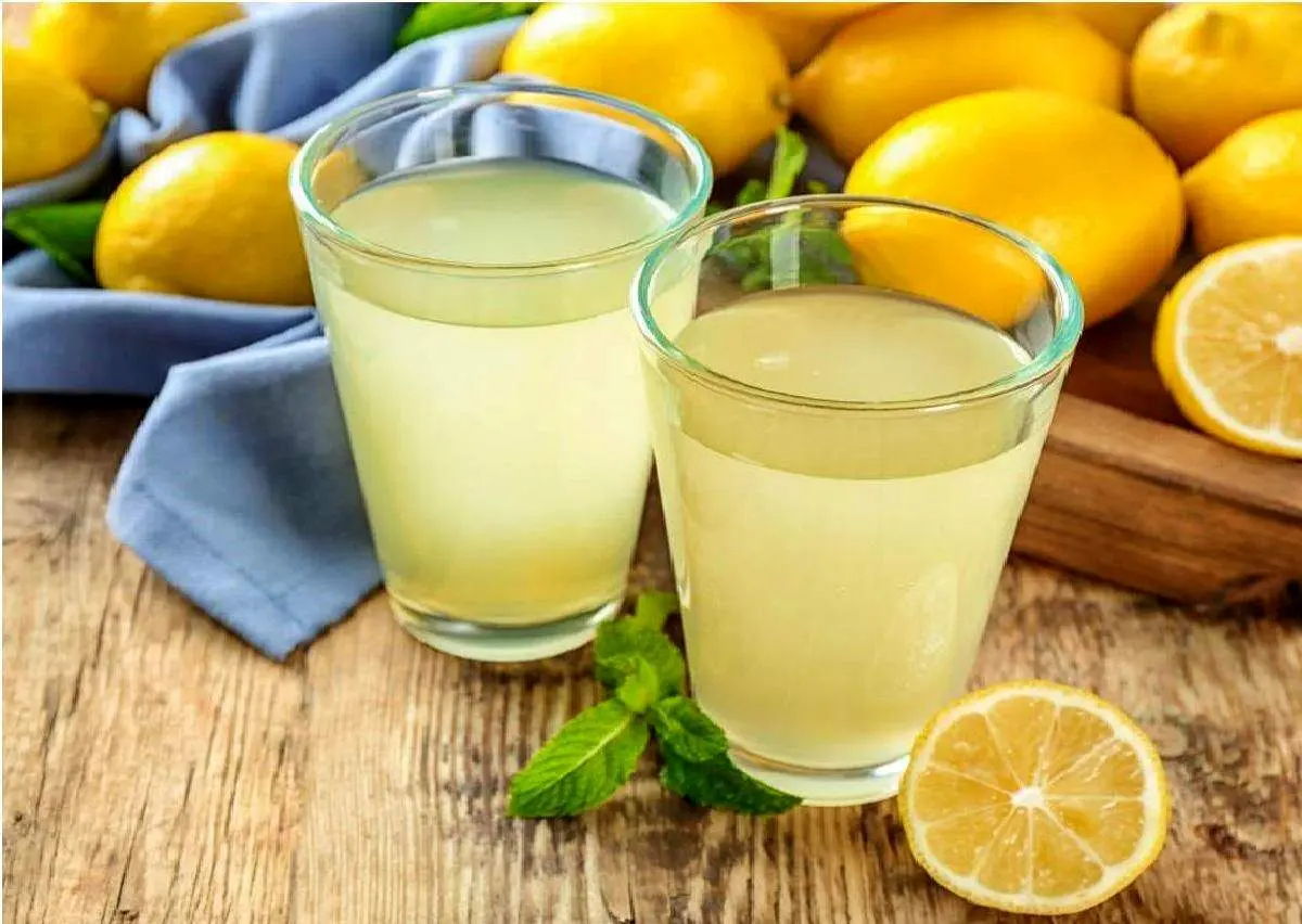 راز سلامتی در یک لیوان: چرا آب لیمو میتواند شروع روز شما را متحول کند؟
