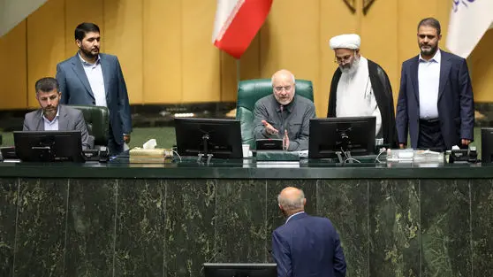 چالش حذف یارانه ۲۷ میلیون نفر؛ جدال مجلس و دولت بر سر کالابرگ الکترونیک