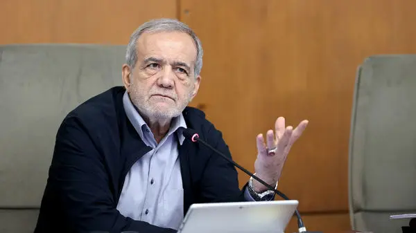 پزشکیان: برخی به پیشنهاد انتقال پایتخت به سمت خلیج فارس انتقاد کردند، اما دیدند این الزام است، نه انتخاب