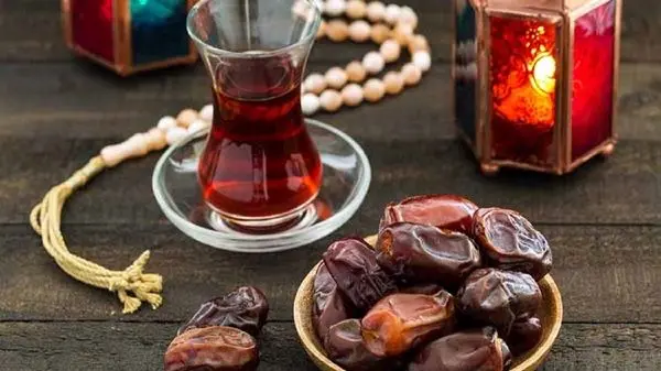 آیا افطاری و شام را با هم بخوریم؟ نکاتی از یک متخصص طب سنتی

