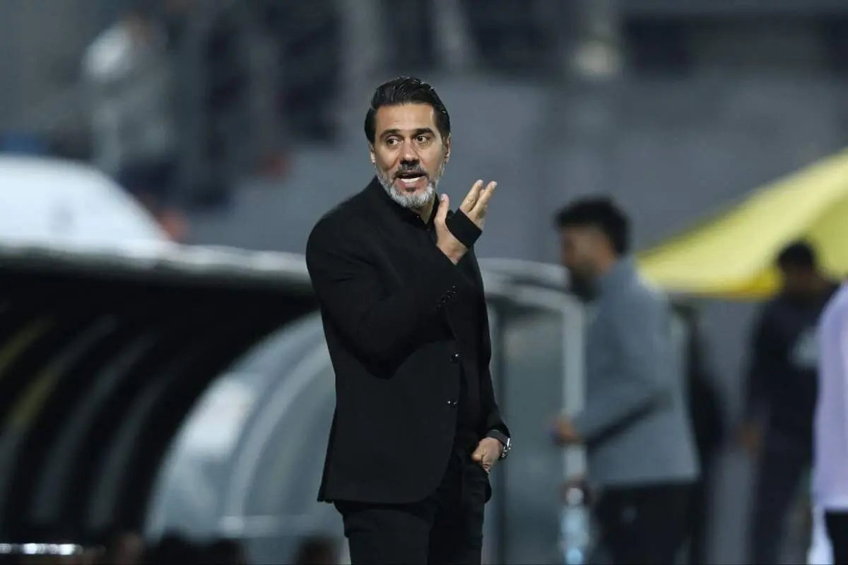 افشین پیروانی در پرسپولیس می‌ماند؟