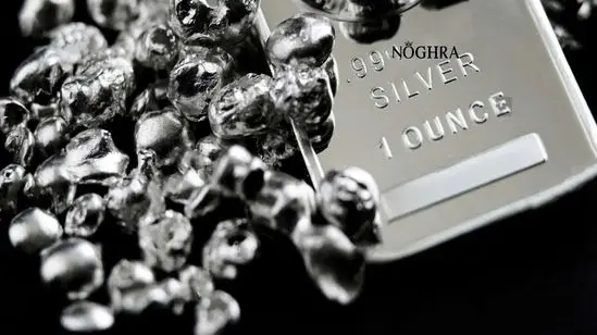 قیمت جدید نقره امروز شنبه ۲ اسفند ۱۴۰۴ به تومان و دلار چندشد؟