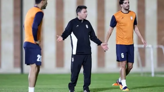 قلعه‌نویی استقلال و پرسپولیس را در هم کوبید