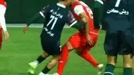 ویدیو: تصمیم عجیب داور دیدار ذوب آهن - پرسپولیس برای عدم اعلام پنالتی با وجود VAR!