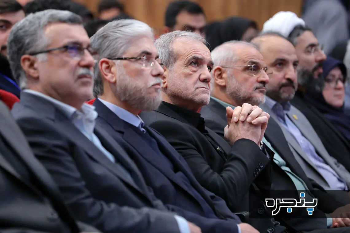 مراسم روز دانشجو در دانشگاه شریف با حضور مسعود پزشکیان