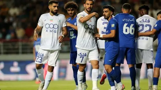 ادامه طلسم هفته سوم و اهواز؛ تیر دروازه و داور مانع از فرار آبی‌ها شدند